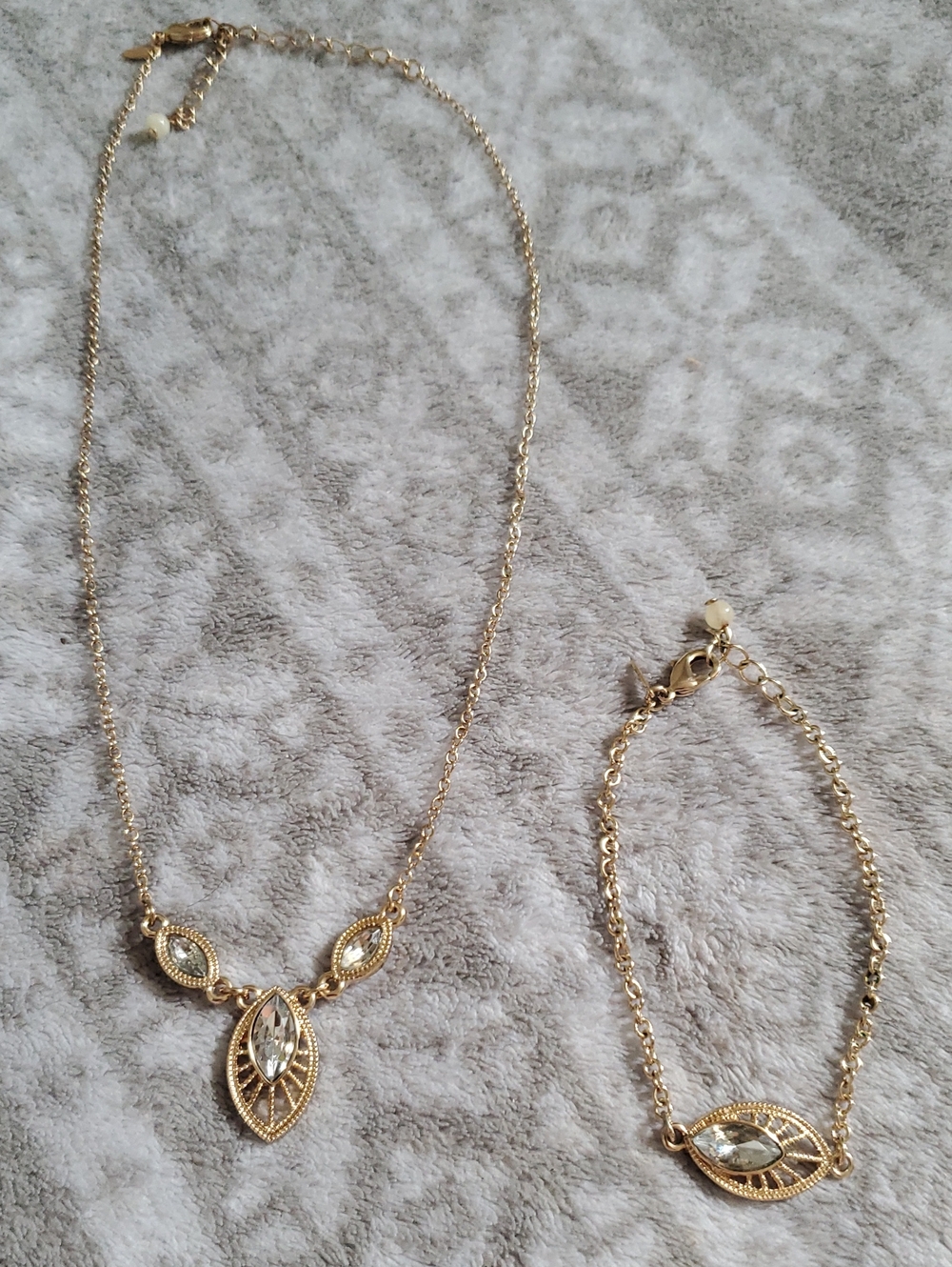 Signed GV9 Vintage Gold Tone Marquise Filigree Necklace & Bracelet Set